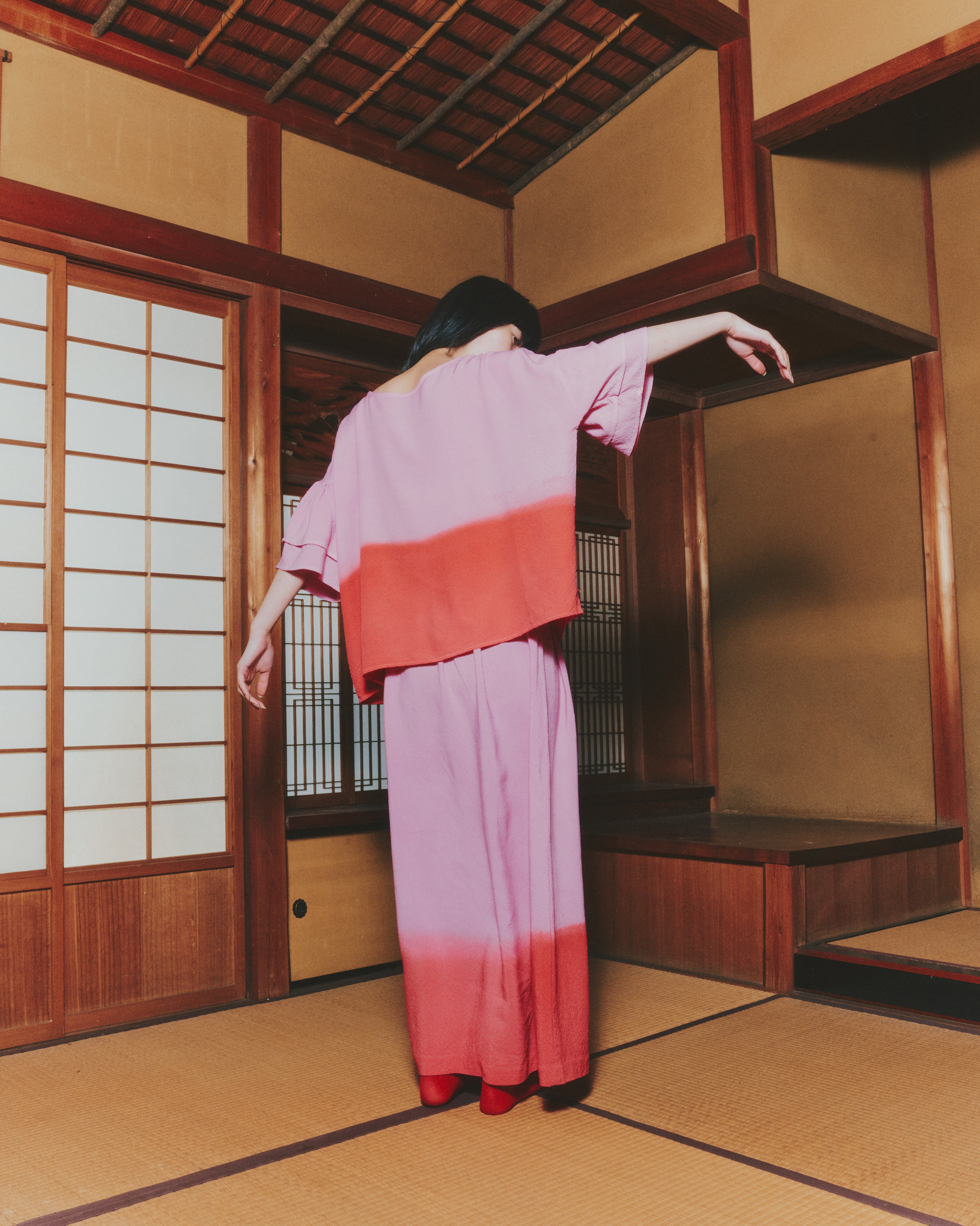 【WORKSHOP】 牡丹 Gradient-dyed gathered sleeve top