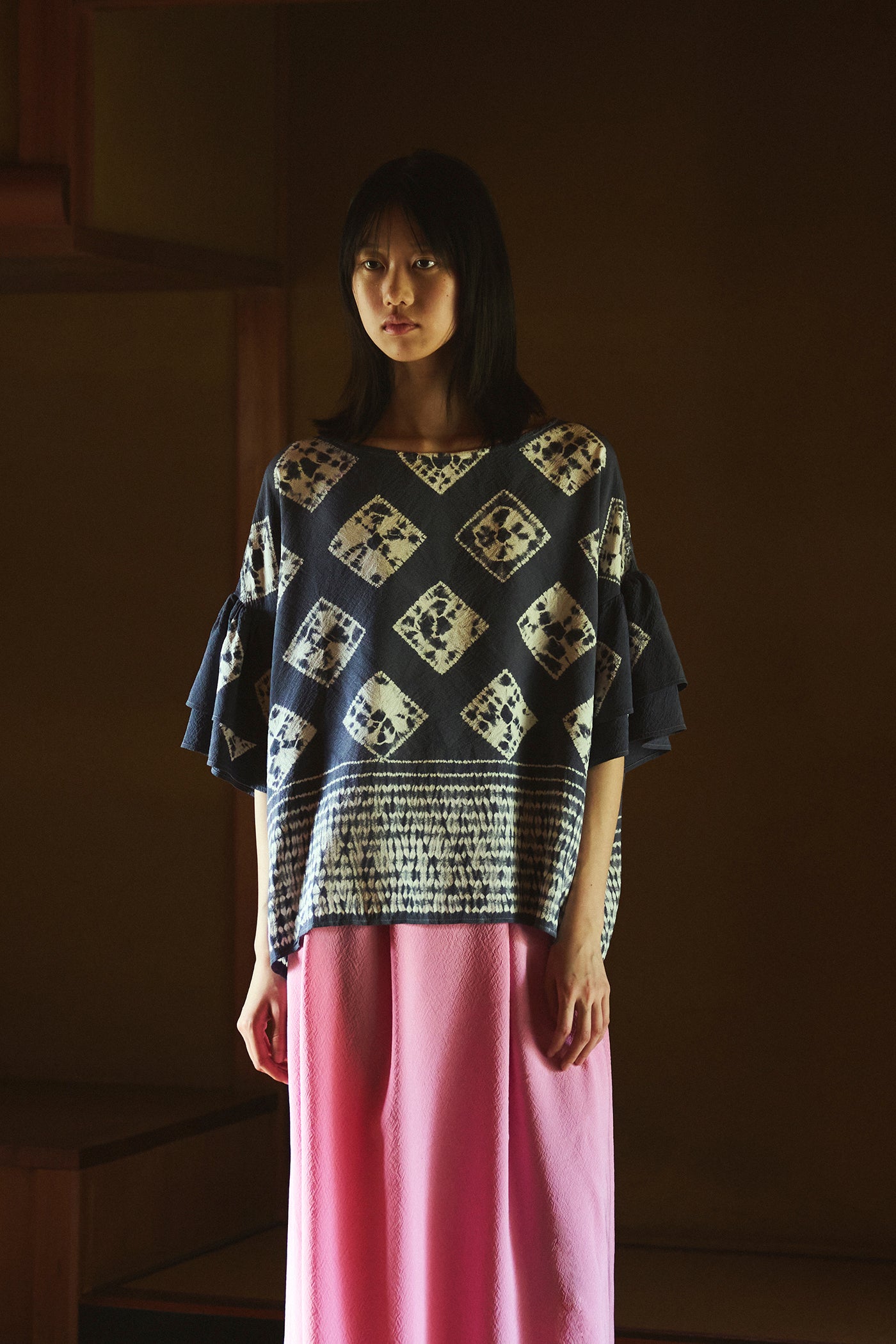 NUI SHIBORI  Logwood-Dyed Silk Frill-Sleeve Top